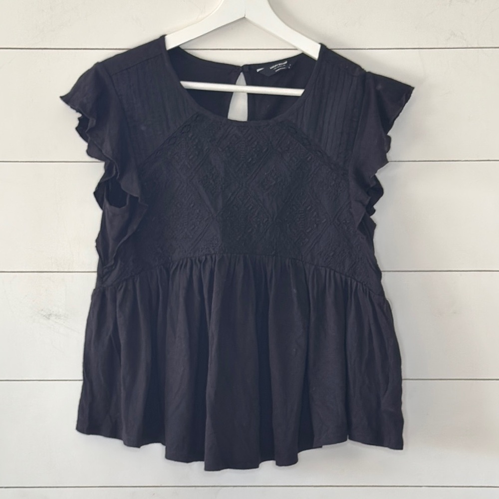 Lucky Brand Black Embroidered Ruffle Short Sleeve Blouse Size Small - Picture 2 of 7